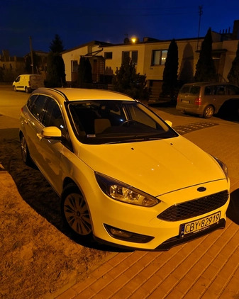 Ford Focus cena 43900 przebieg: 149500, rok produkcji 2017 z Koronowo małe 781